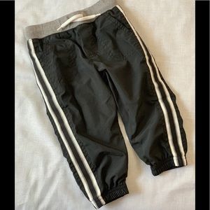 OSHKOSH SWEATPANTS! SUPER CUTE! 18M ❤️